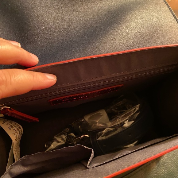 NWT Danielle Nicole Captain America bag - Picture 3 of 5